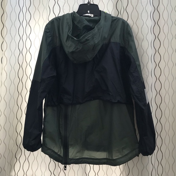 Under Armour Sportswear Track Jacket in Medium - Picture 5 of 16